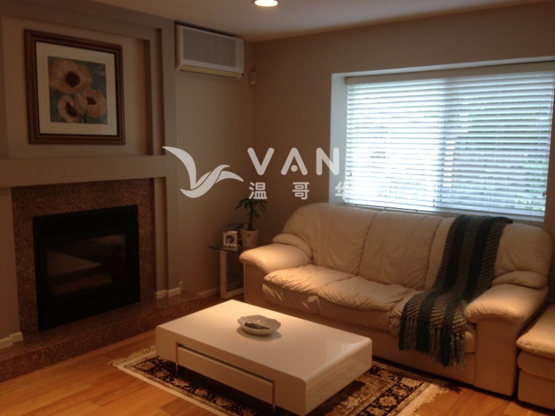 230309090423_family room 2.JPG